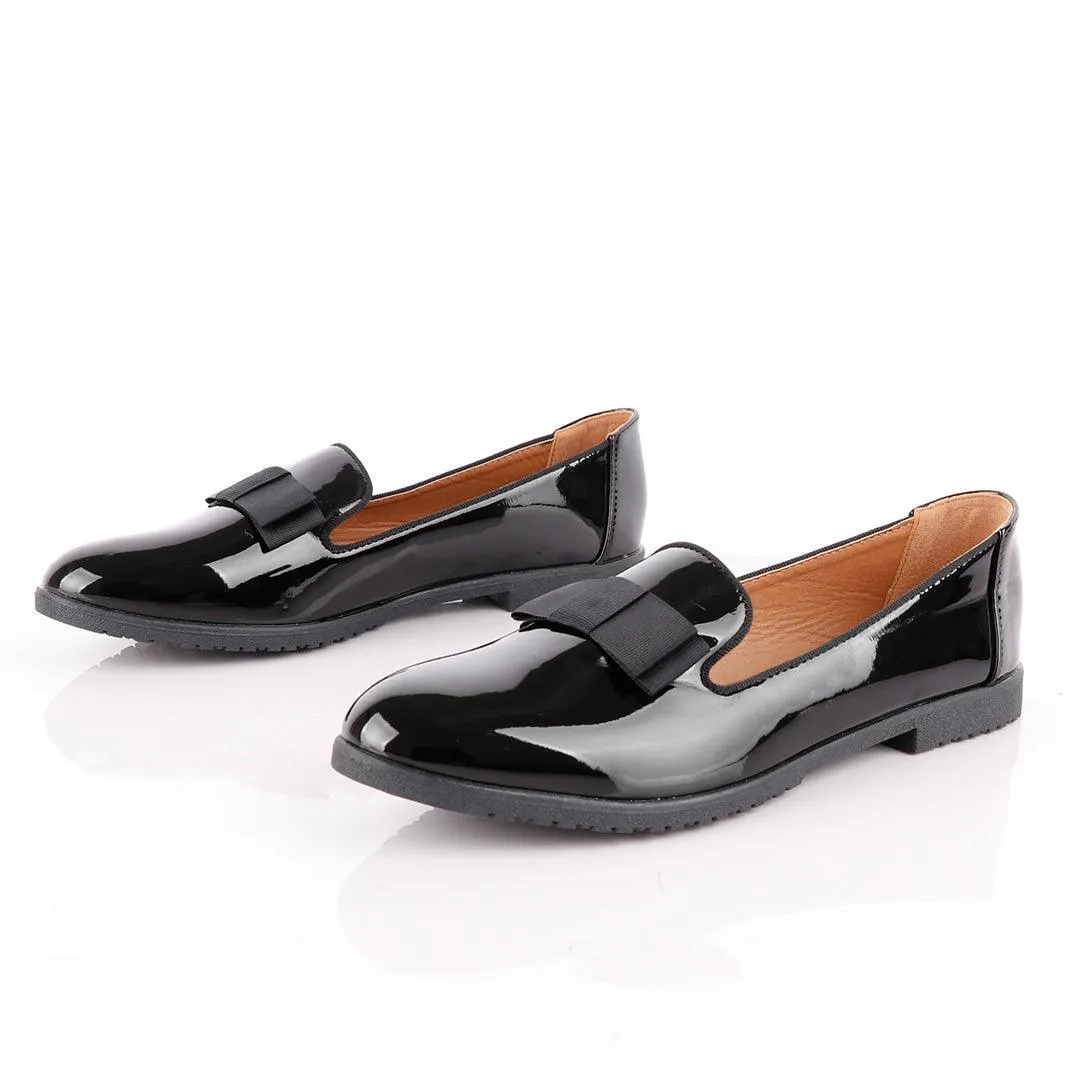 Geerte Corporate Wetlips Cover Black Flat Shoe