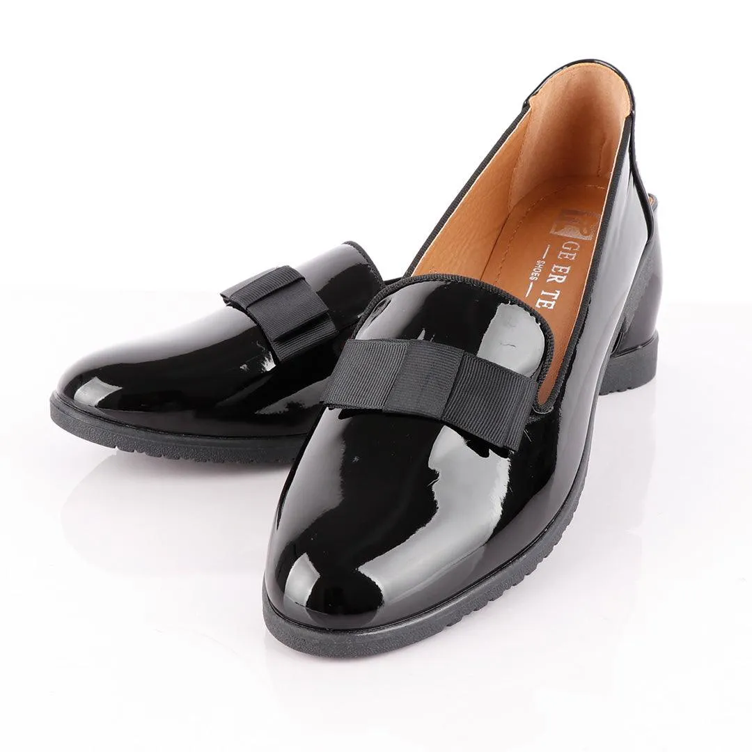 Geerte Corporate Wetlips Cover Black Flat Shoe