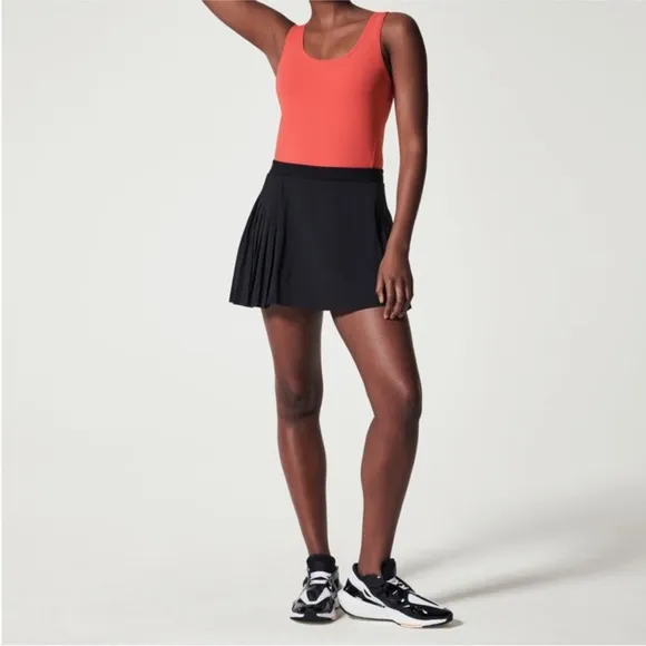 NWT Spanx Get Moving Pleated Skirt Size Medium