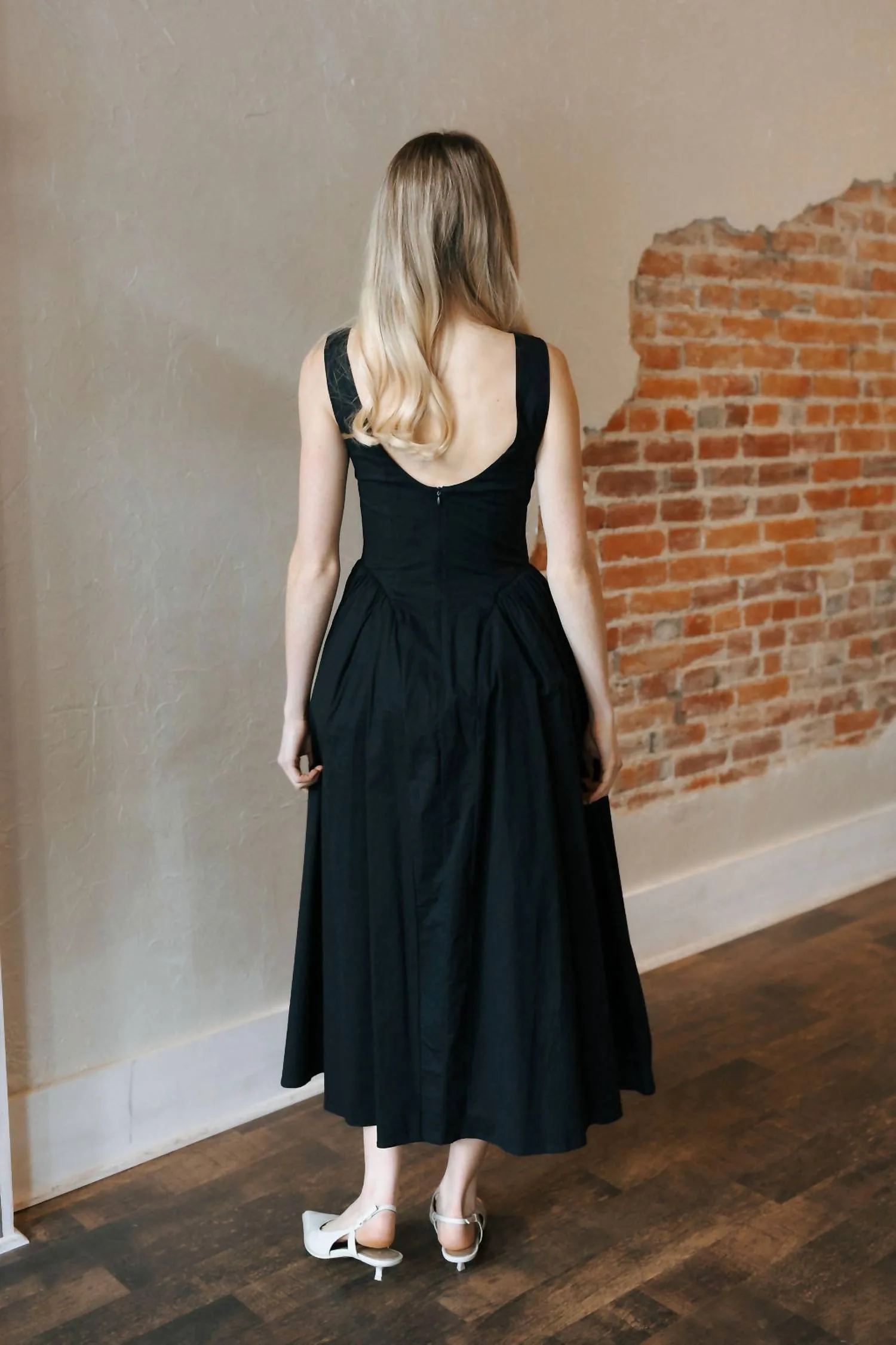 Poplin Sleeveless Midi Dress In Black