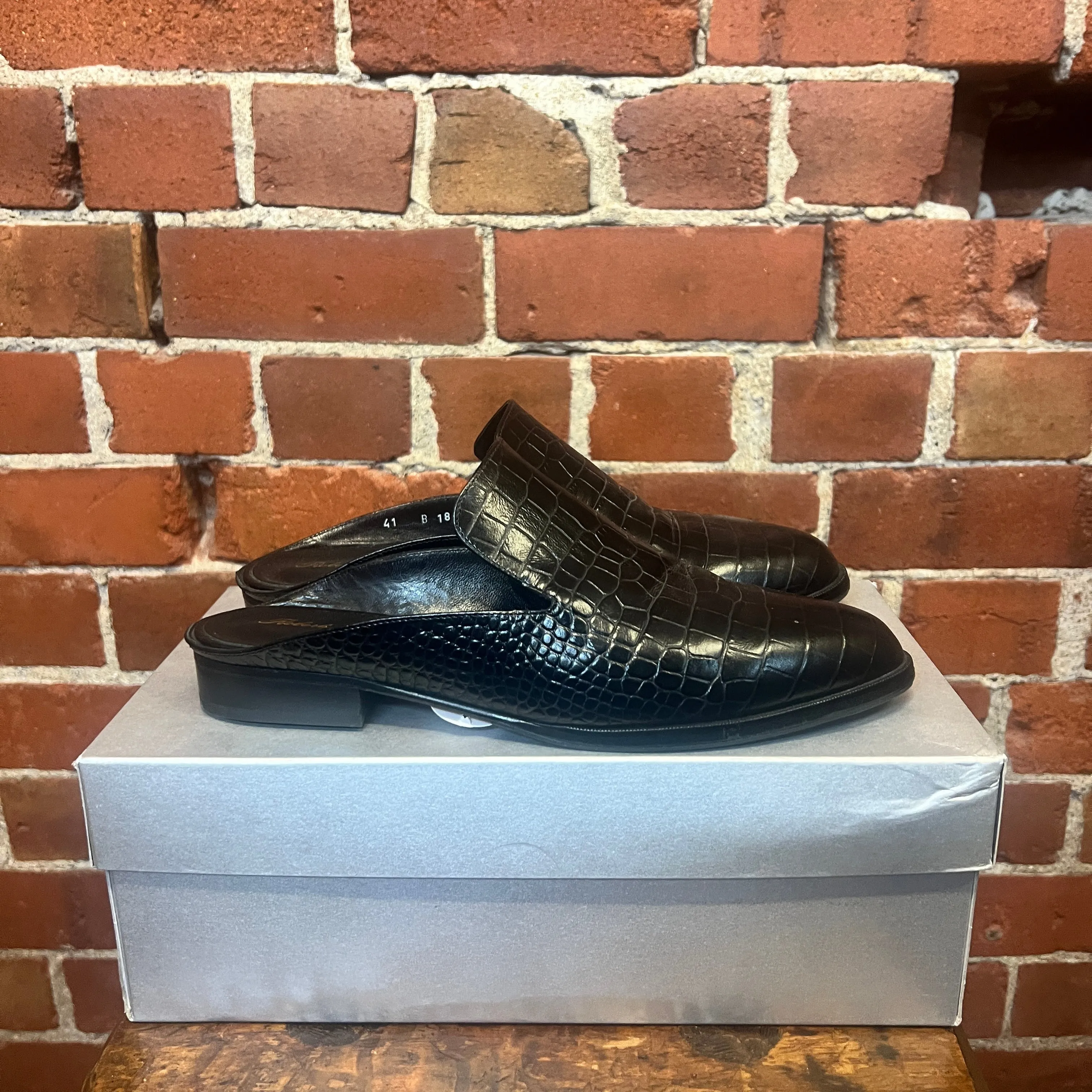 ROBERT CLERGIERE leather mules 41