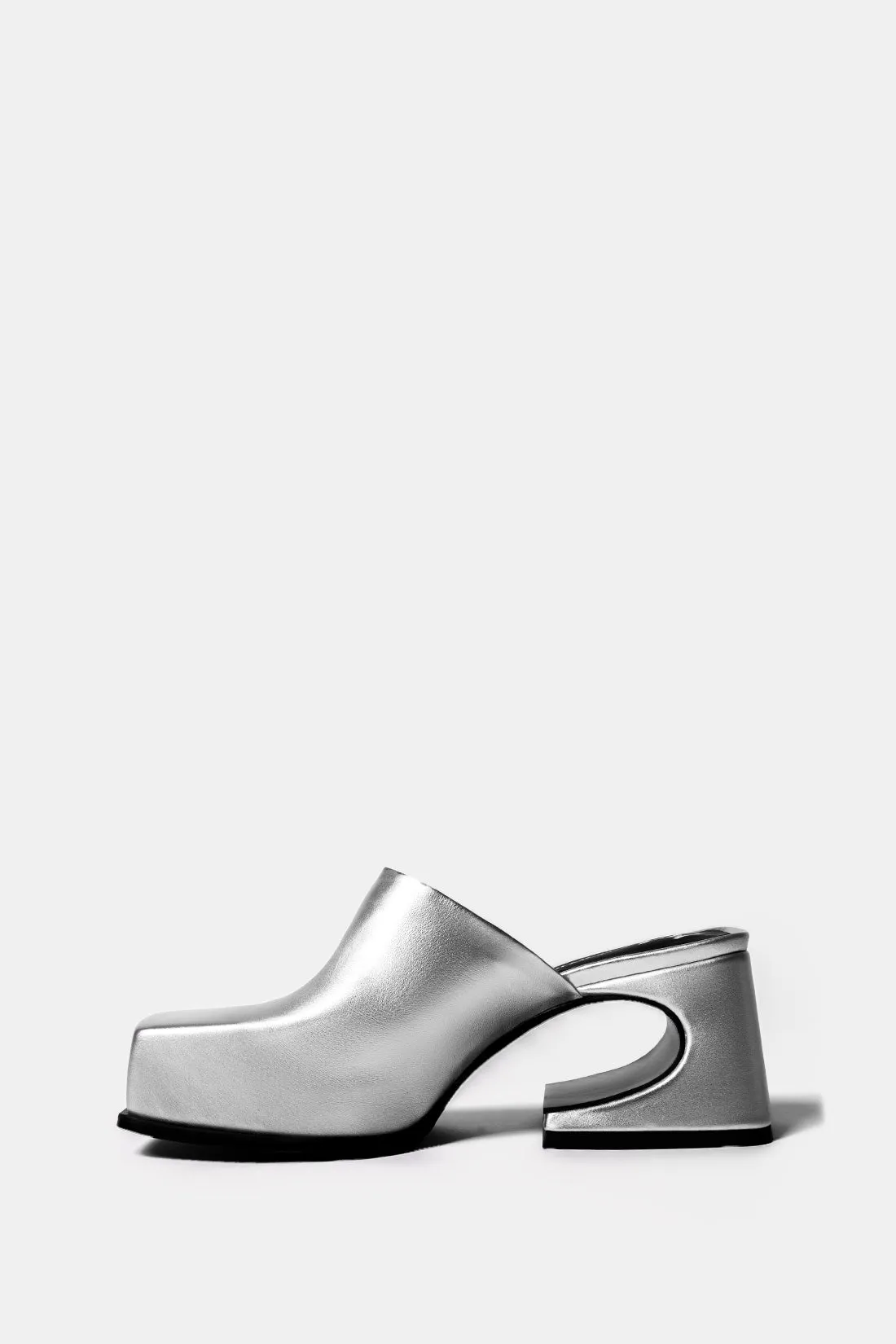 Sassy Mule in Silver